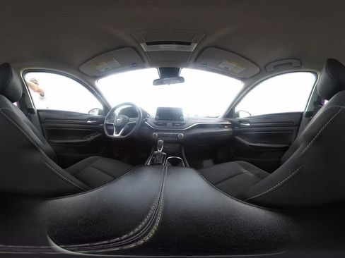 Used 2024 Nissan Altima 2.5 SV FWD image 15