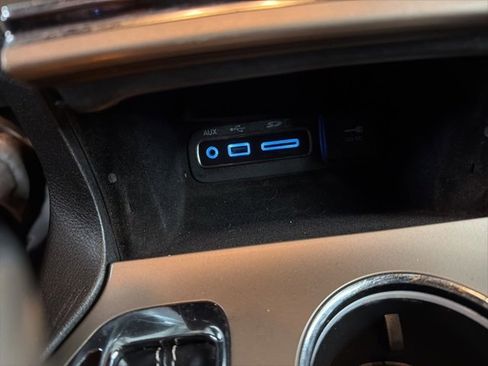 Used 2016 Jeep Grand Cherokee Limited image 16