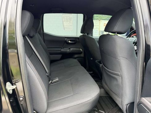 Used 2017 Toyota Tacoma TRD Sport w/ Tow Package (A/T) AWD/4WD image 13