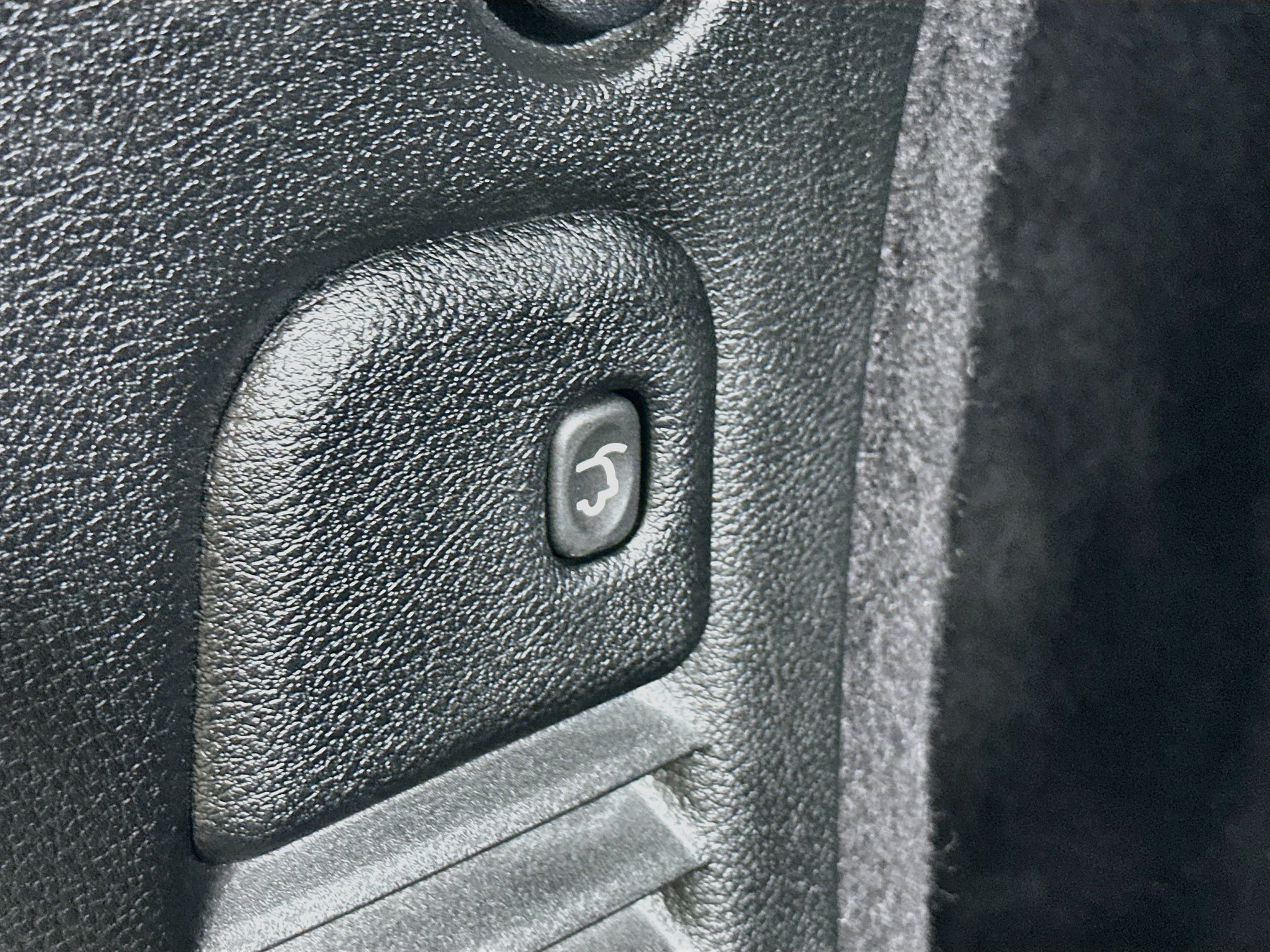 Used 2025 Dodge Durango GT AWD/4WD image 32