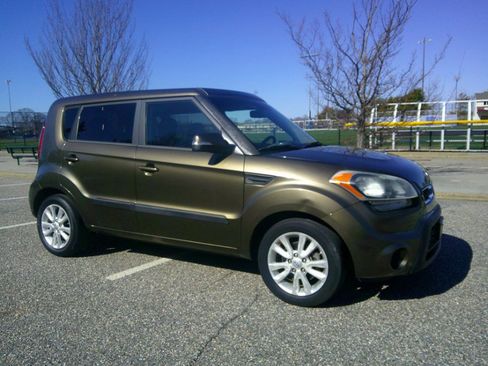 Used 2012 Kia Soul + image 4