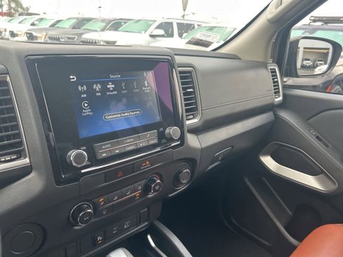 Used 2022 Nissan Frontier SV w/ Technology Package image 34