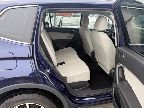 Used 2021 Volkswagen Tiguan SE image 22