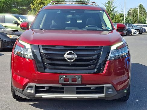 Certified 2022 Nissan Pathfinder Platinum w/ Cargo Package AWD/4WD image 2