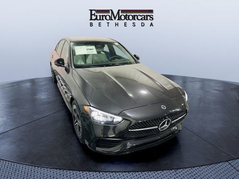 Used 2025 Mercedes-Benz C 300 4MATIC Sedan image 4