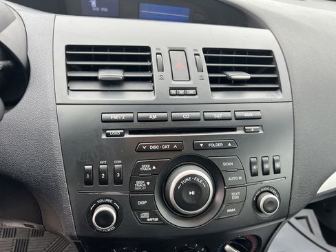 Used 2013 MAZDA MAZDA3 i Sport image 21