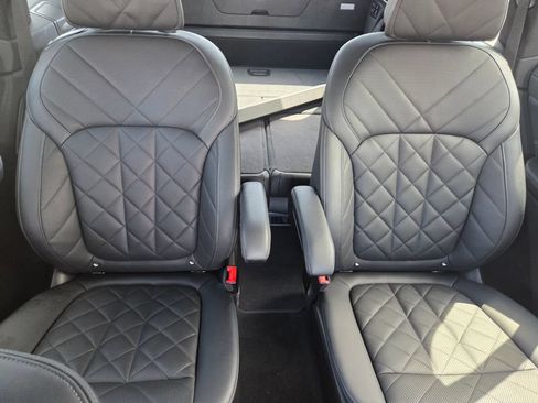 Used 2024 BMW X7 xDrive40i w/ M Sport Package AWD/4WD image 31