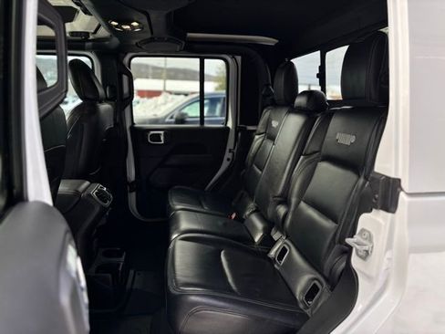 Used 2021 Jeep Gladiator Overland image 22