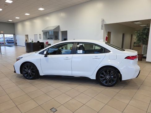 New 2026 Toyota Corolla SE image 9