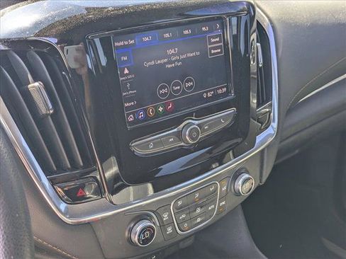 Used 2021 Chevrolet Traverse LS FWD image 9
