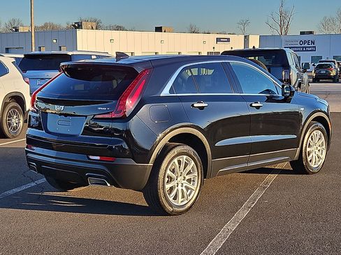 Used 2023 Cadillac XT4 Luxury w/ Cold Weather Package image 6