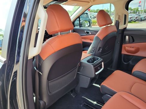 New 2026 Kia Carnival EX FWD image 16