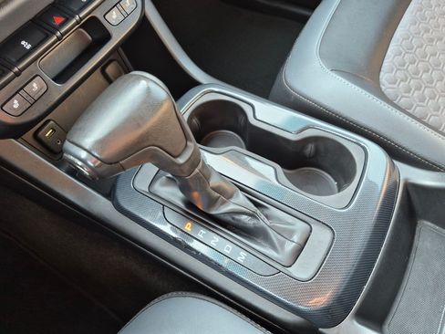 Used 2015 Chevrolet Colorado Z71 AWD/4WD image 25