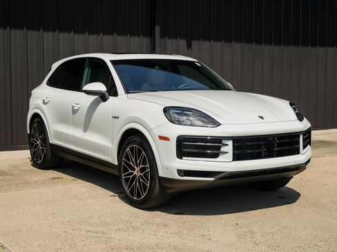 New 2026 Porsche Cayenne E-Hybrid image 7