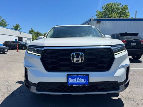 Used 2024 Honda Pilot Touring image 7