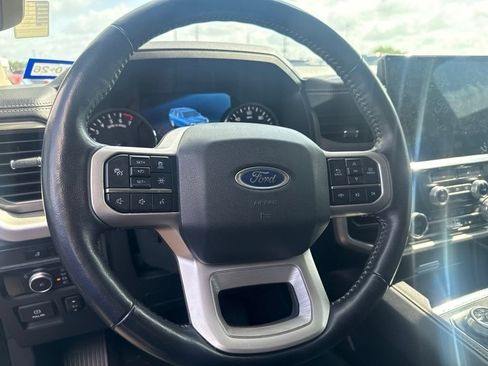 Used 2022 Ford Expedition XLT RWD image 10