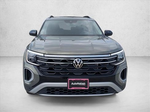 Used 2026 Volkswagen Atlas Peak Edition AWD/4WD image 2