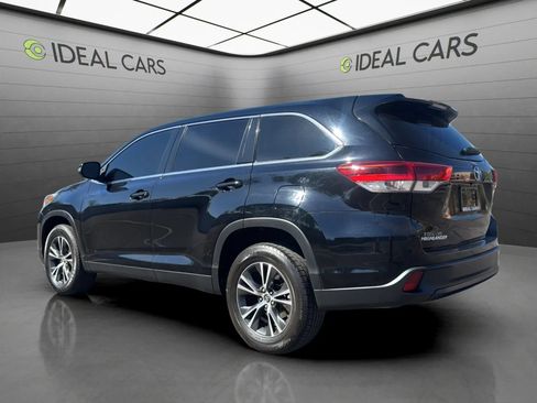 Used 2019 Toyota Highlander LE FWD image 7