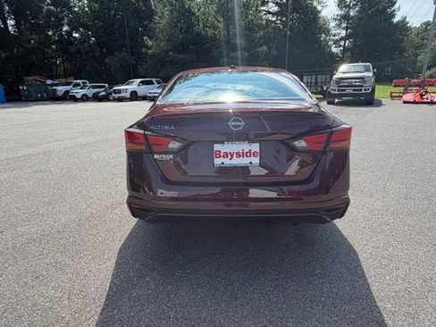 Used 2025 Nissan Altima 2.5 SV FWD image 17