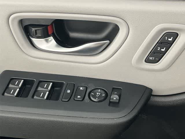 Used 2025 Honda Pilot EX-L image 31