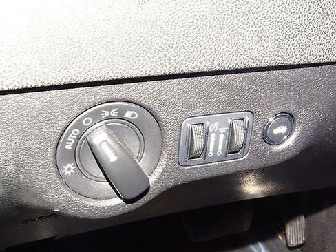 Used 2023 Dodge Charger SXT image 18