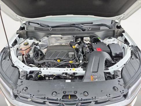 Used 2025 Chevrolet Trax RS w/ Driver Confidence Package image 29