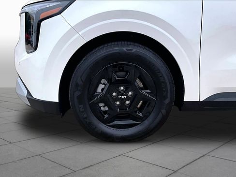Certified 2026 Kia Carnival FWD image 10