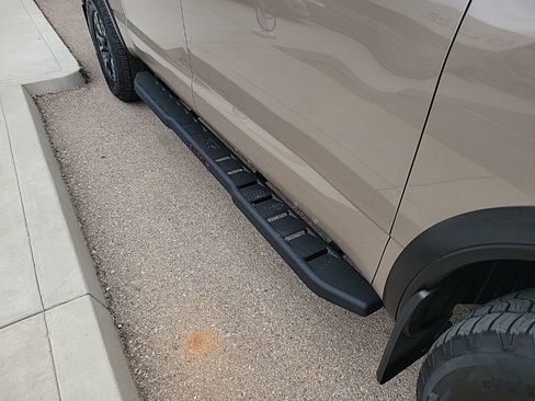 Used 2024 Nissan Titan PRO-4X w/ Pro-4x Utility Package image 17