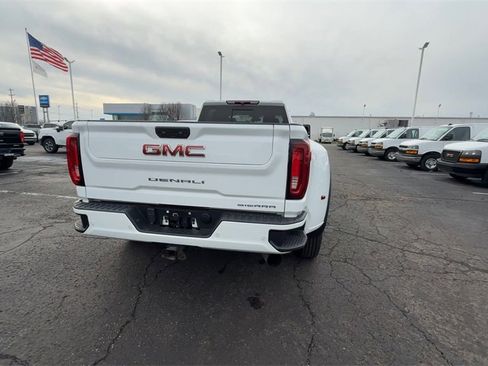 Used 2022 GMC Sierra 3500 Denali image 7