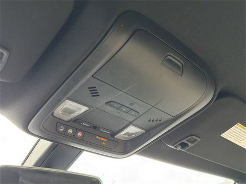 Used 2017 Cadillac XT5 FWD image 12