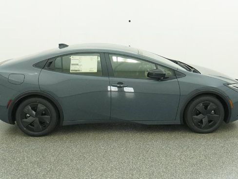 New 2026 Toyota Prius SE image 29