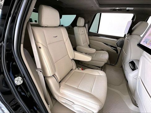 Used 2026 Cadillac Escalade Platinum Sport w/ LPO, Floor Liner Package AWD/4WD image 35