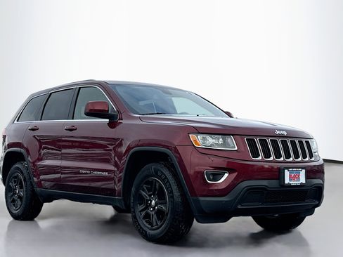 Used 2016 Jeep Grand Cherokee Laredo image 1