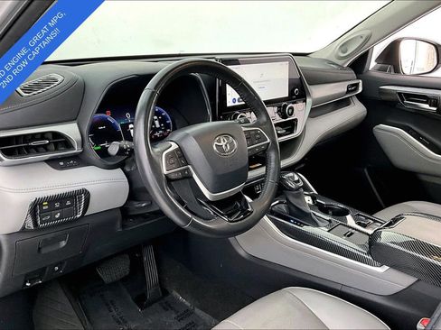 Used 2023 Toyota Highlander Platinum FWD image 15