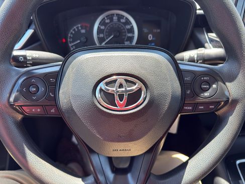 Used 2022 Toyota Corolla LE FWD image 17