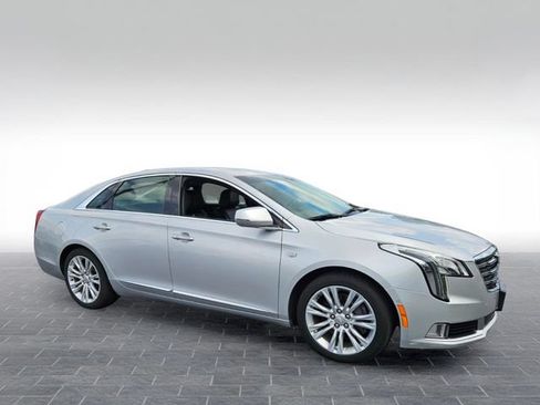 Used 2019 Cadillac XTS Luxury FWD image 3