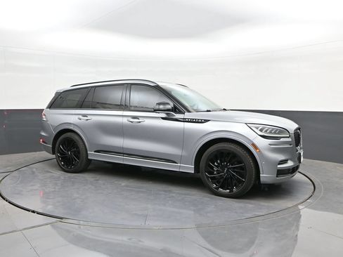 Used 2024 Lincoln Aviator Reserve w/ Equipment Group 201A RWD image 17