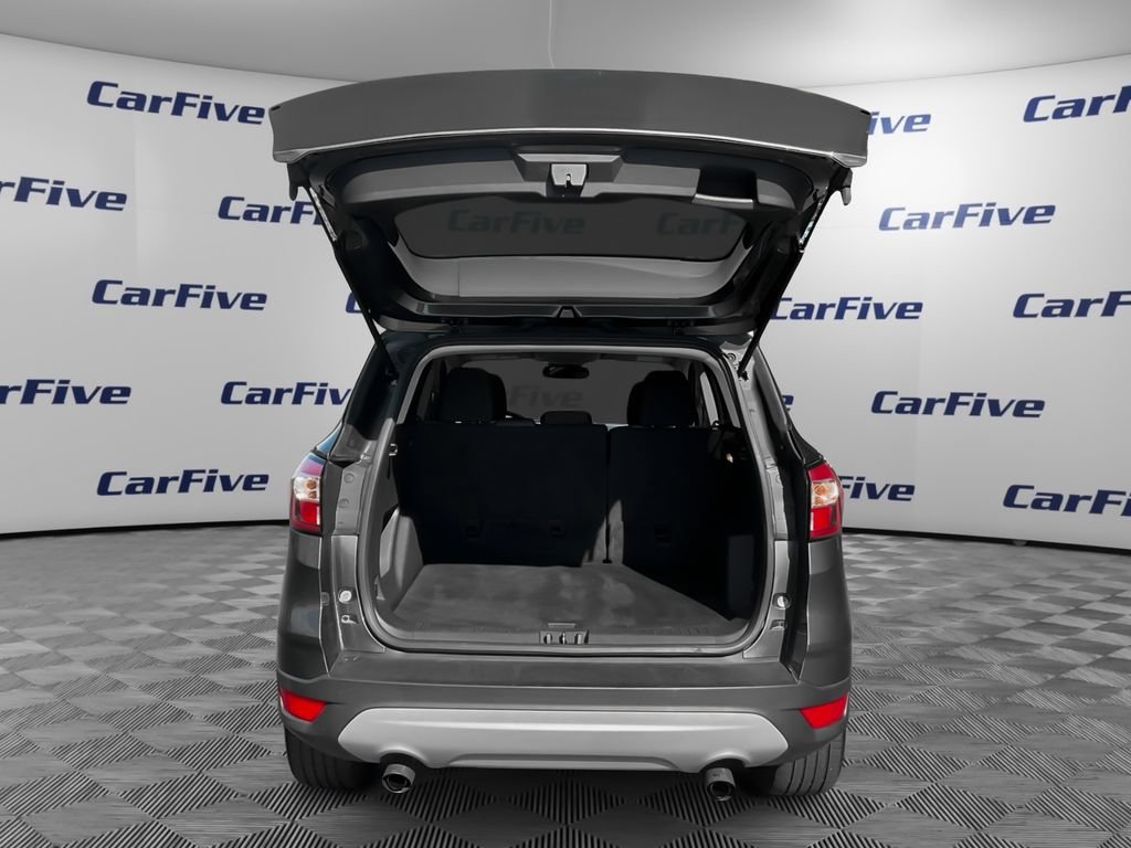 Used 2018 Ford Escape SE w/ Ford Safe & Smart Package AWD/4WD image 11