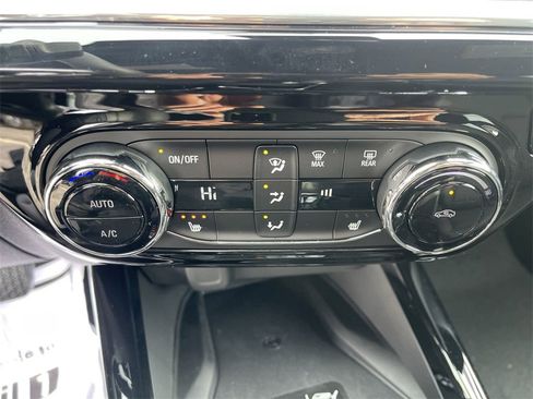 New 2026 Chevrolet Trax RS w/ Sunroof Package image 18