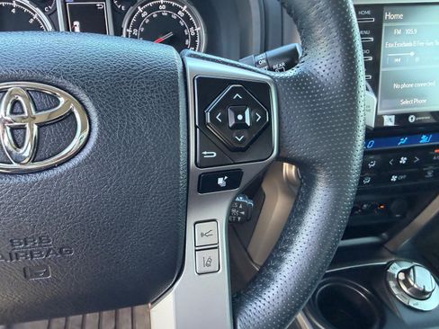 Used 2023 Toyota 4Runner Limited AWD/4WD image 19