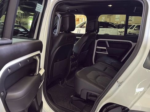 Used 2021 Land Rover Defender 110 X-Dynamic HSE AWD/4WD image 26