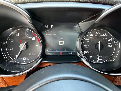 Used 2018 Alfa Romeo Giulia AWD image 25