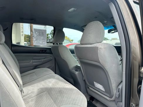 Used 2011 Toyota Tacoma PreRunner image 19