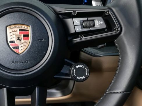 Certified 2026 Porsche Cayenne image 12