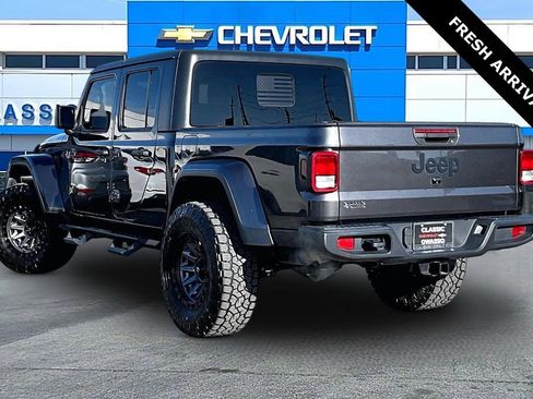 Used 2021 Jeep Gladiator Sport image 4