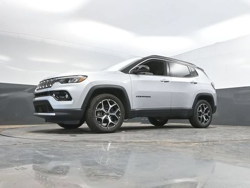 Used 2025 Jeep Compass Limited AWD/4WD image 49