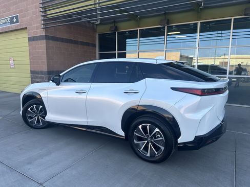 Used 2024 Lexus RZ 450e Premium image 4