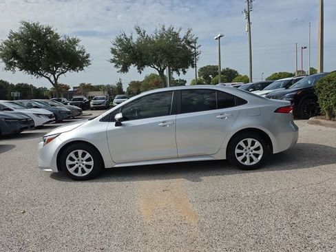 Used 2026 Toyota Corolla LE FWD image 5
