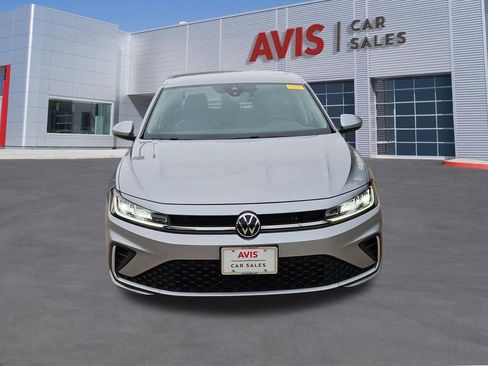 Used 2025 Volkswagen Jetta SE FWD image 10
