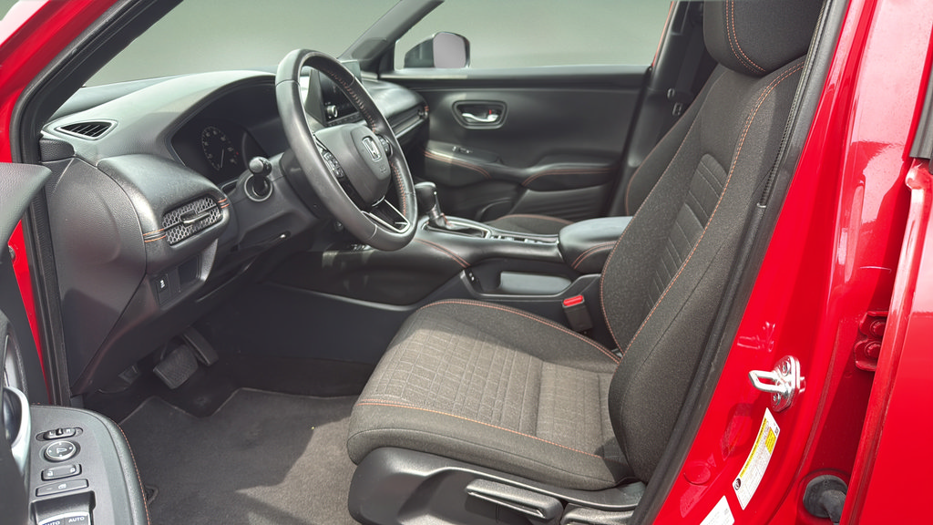 Certified 2025 Honda HR-V Sport image 11